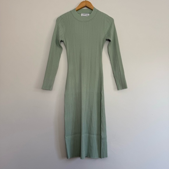 Petal & Pup Milleri Ribbed Long sleeve dress in Sage NWT Size: 4 - Picture 2 of 4